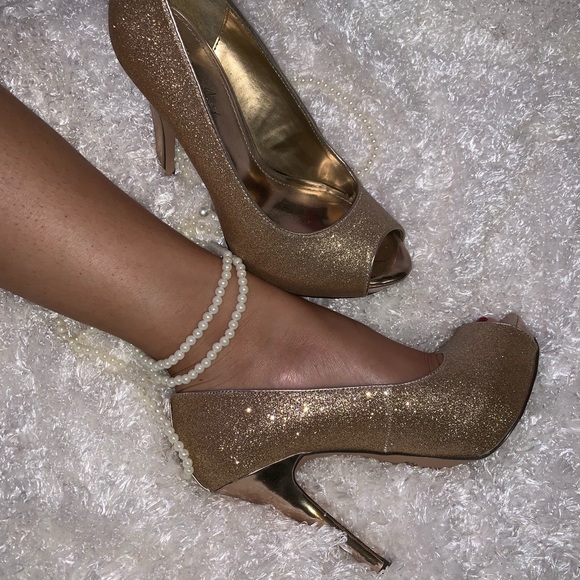 Dazzling Gold Peep Toe Heels - Picture 1 of 6